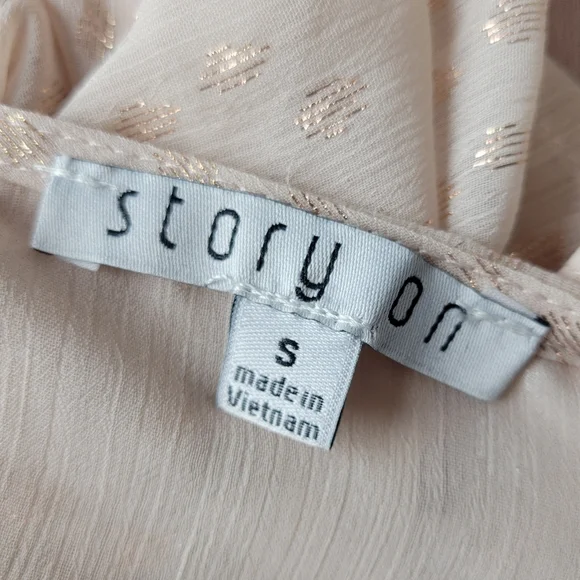 NWT Romantic Ruffled V-neck Rose Gold Polka Dot Blouse - Picture 12 of 16